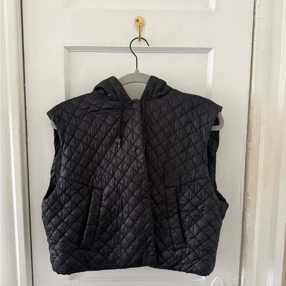 H&M | Black Quilted Hooded Cropped Vest